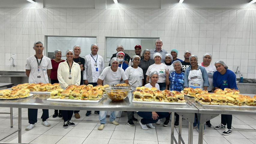 Banco de Alimentos – Comida Boa da Ceasa Curitiba teve curso de preparo de hamburgueres promovido pelo Senac